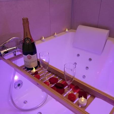 L'Atelier Des Reves Un Moment Magique Spa Prive Beaune  Bagian luar foto